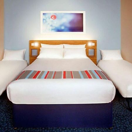 Travelodge Llanelli Cross Hands Exteriör bild
