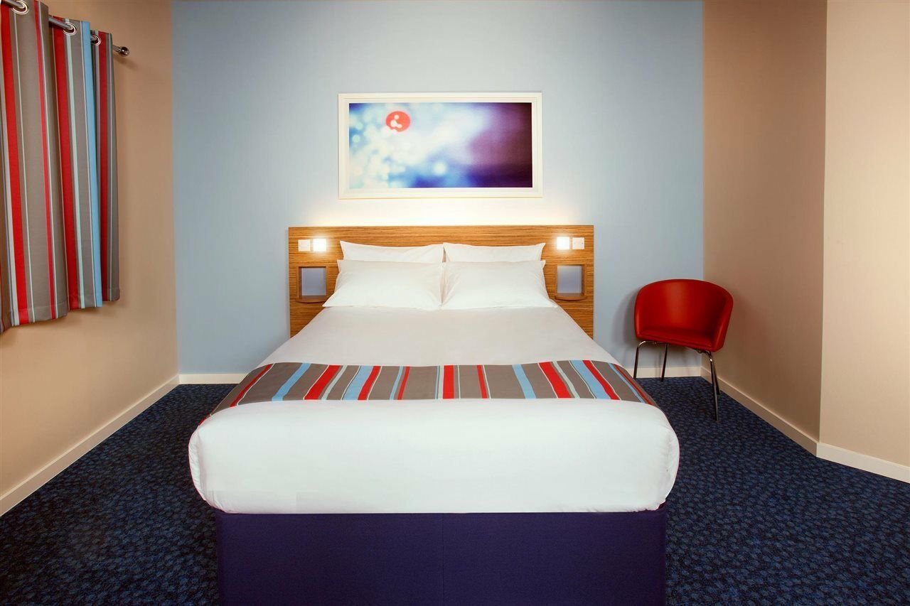 Travelodge Llanelli Cross Hands Exteriör bild
